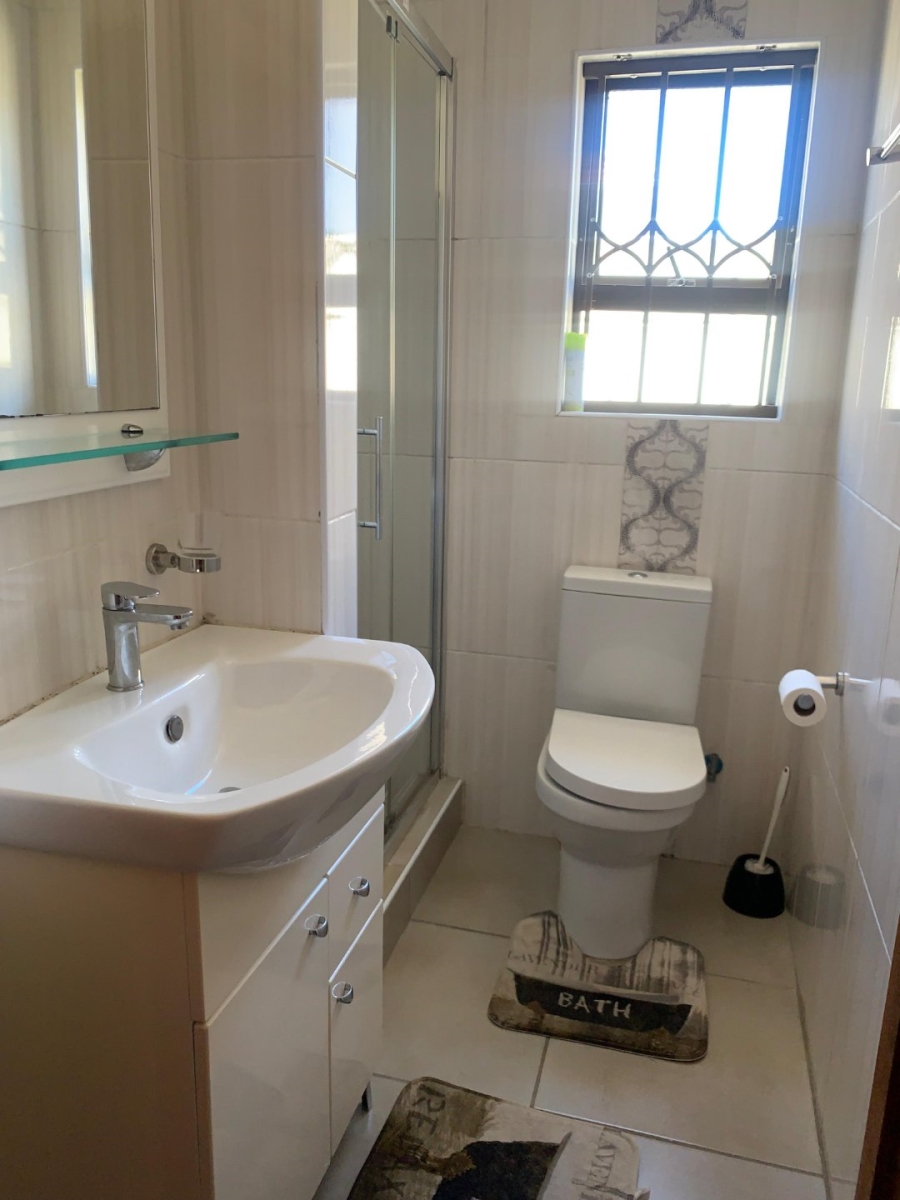 5 Bedroom Property for Sale in Baysville Eastern Cape